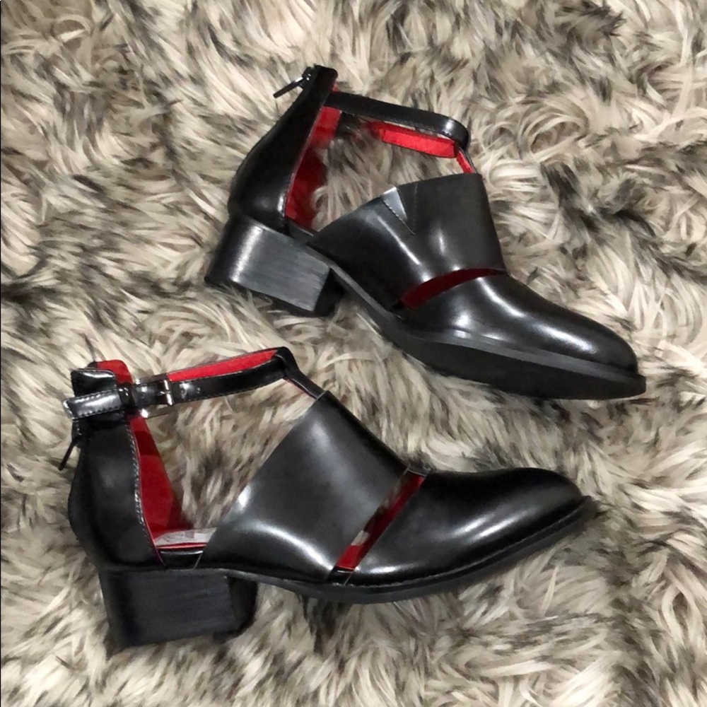 Brand new, never worn Jeffrey Campbell booties